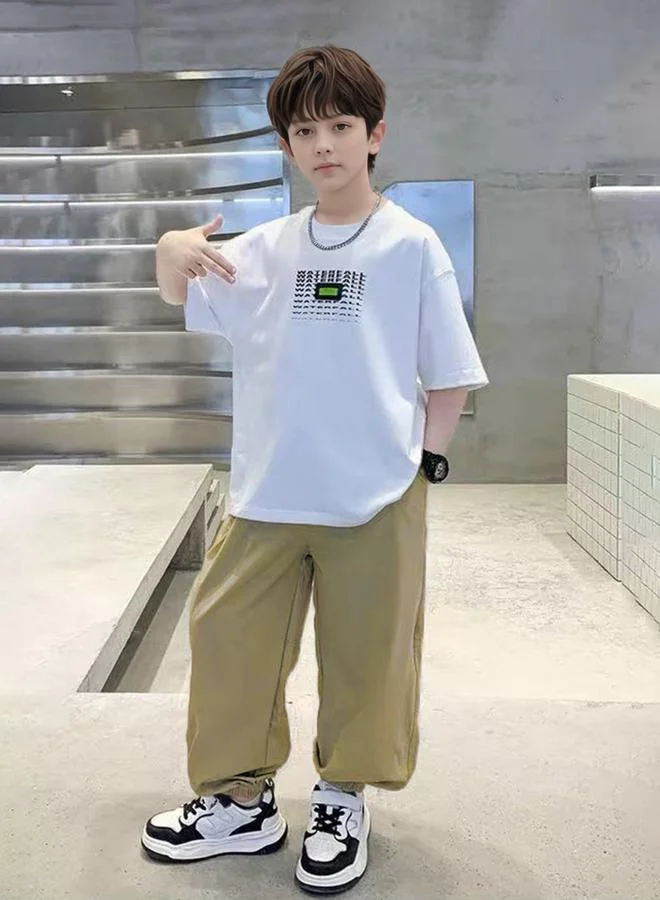 تايك تو مجموعة من تيشيرت بطبعة خلفية وبنطال